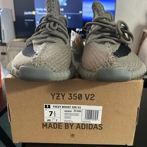Yeezy boost 350 size 7.5 men’s